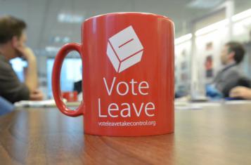 A cup of the VoteLeave campaign (Photo by Bruno Kaufmann)